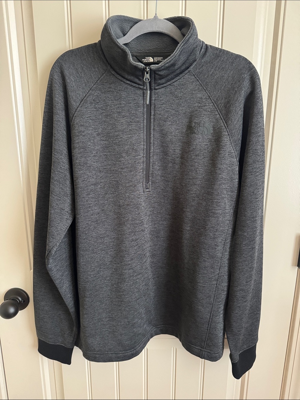 Like New! The North Face Men's Gray Half-Zip Pullover